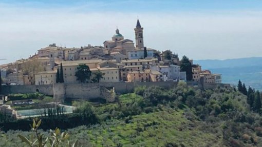 &quot;Sonavan voci alterne... Che pensieri soavi&quot;. Per Enzo